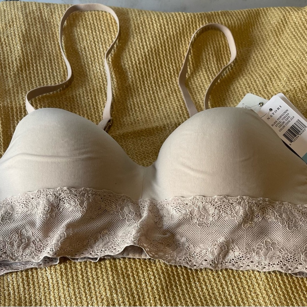Natori Lace Trim Bra in Soft Beige